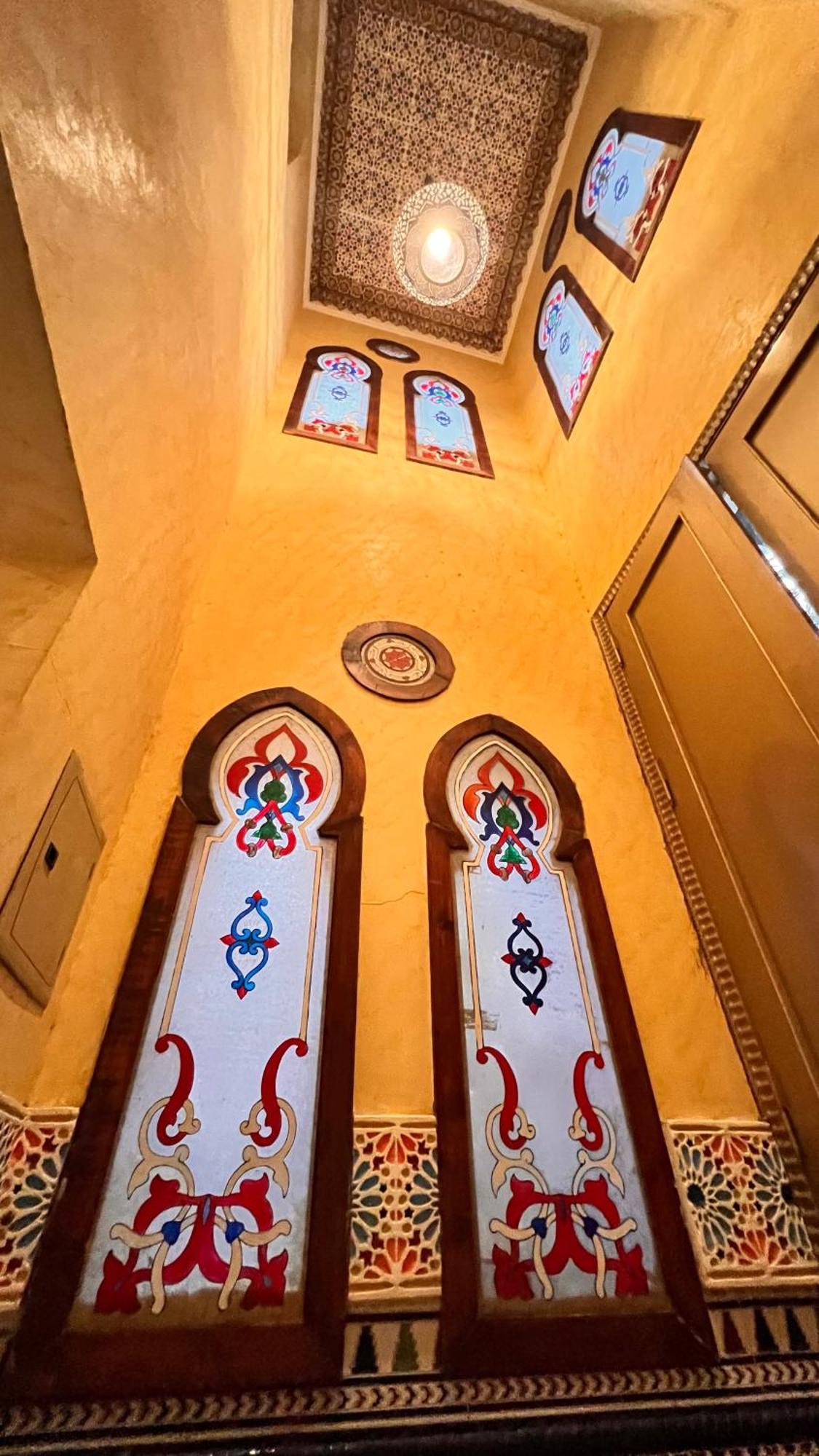 Barba Villa Luxor